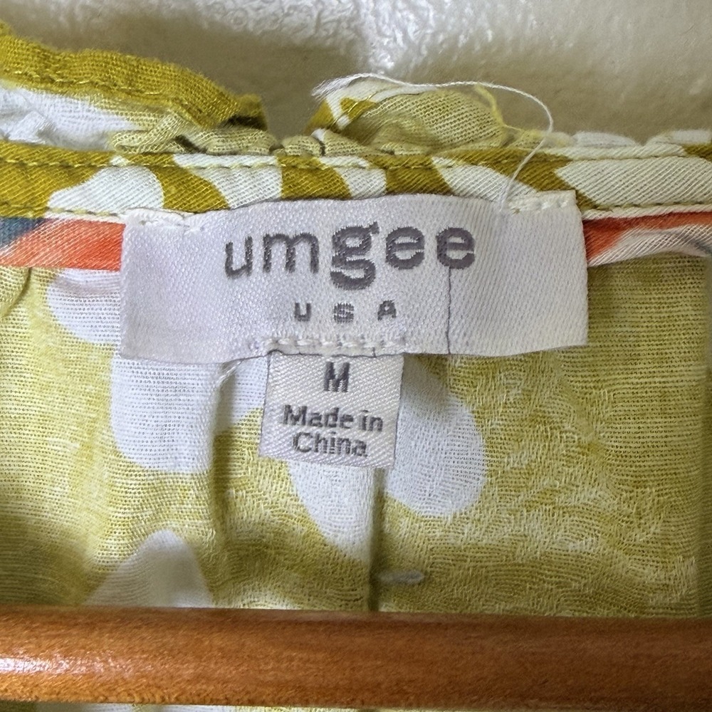 Umgee Mustard Daisy Balloon Sleeve Y-Neck Top Med Resortwear Beach Coastal - Picture 2 of 4